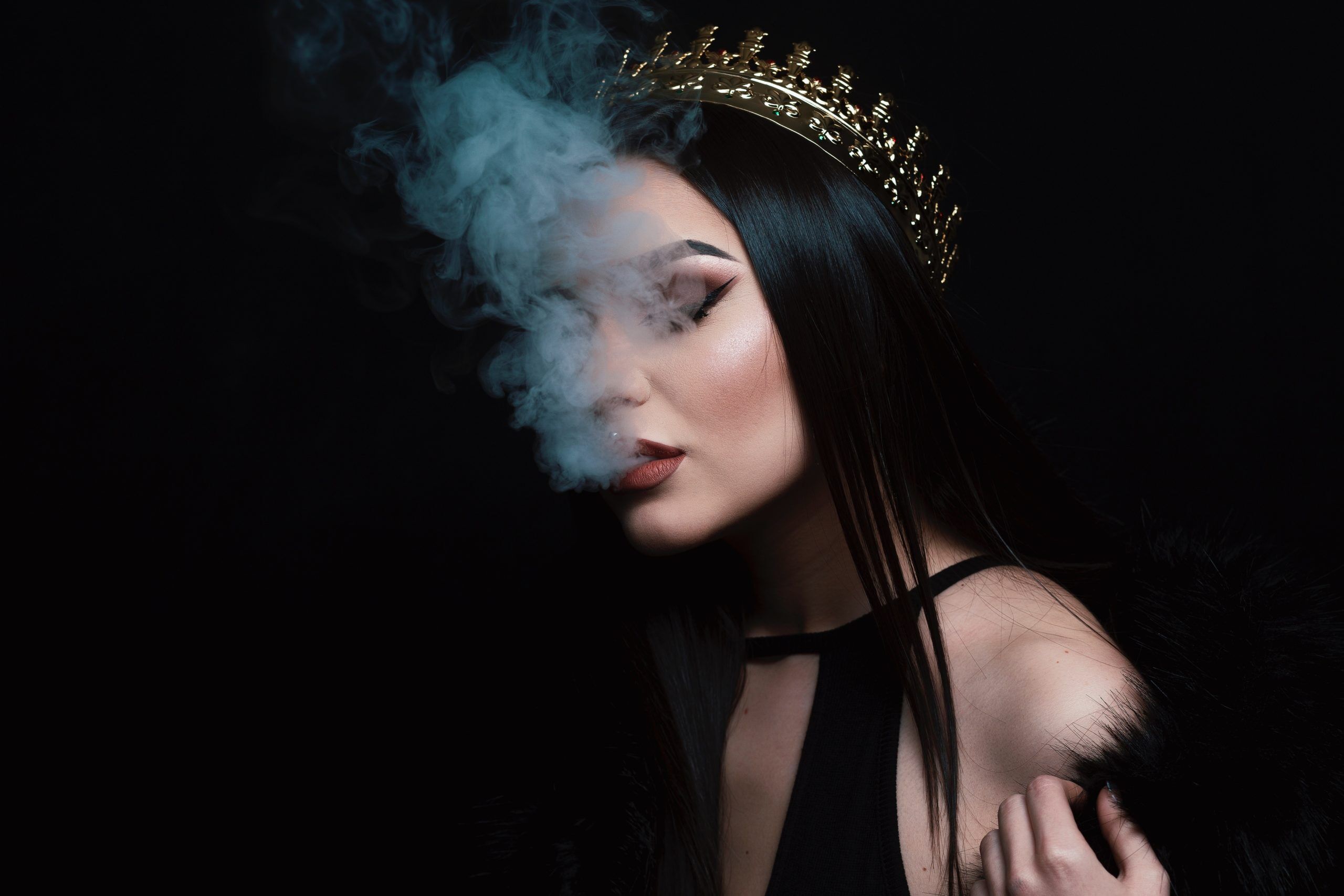 Students Learn About Golden Age Of Smoking And The Fight To End It | UCLA Australia